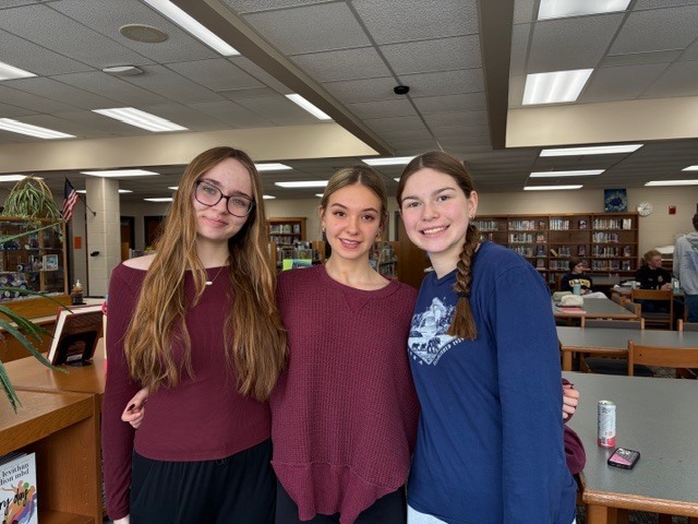 The Ellsworth E3 recently hosted their annual Service Learning Grant Program at Ellsworth High School. This opportunity is open to students with service projects who need start-up funding to bring their ideas to life.  Students presented their proposals to a board of community members and participated in a Q&A session to share their vision and impact. It’s always inspiring to see our students step up, think big, and serve others.  A special thank you to the Power of 100 group for their generous donation to help fund this program for the next few years. Your support makes a lasting difference.