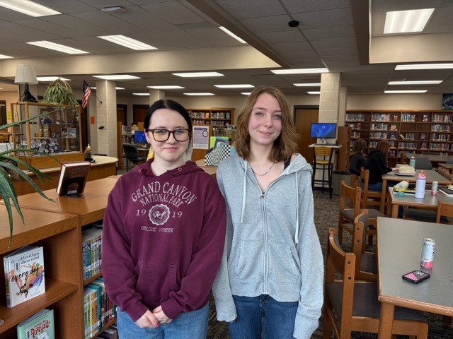 The Ellsworth E3 recently hosted their annual Service Learning Grant Program at Ellsworth High School. This opportunity is open to students with service projects who need start-up funding to bring their ideas to life.  Students presented their proposals to a board of community members and participated in a Q&A session to share their vision and impact. It’s always inspiring to see our students step up, think big, and serve others.  A special thank you to the Power of 100 group for their generous donation to help fund this program for the next few years. Your support makes a lasting difference.