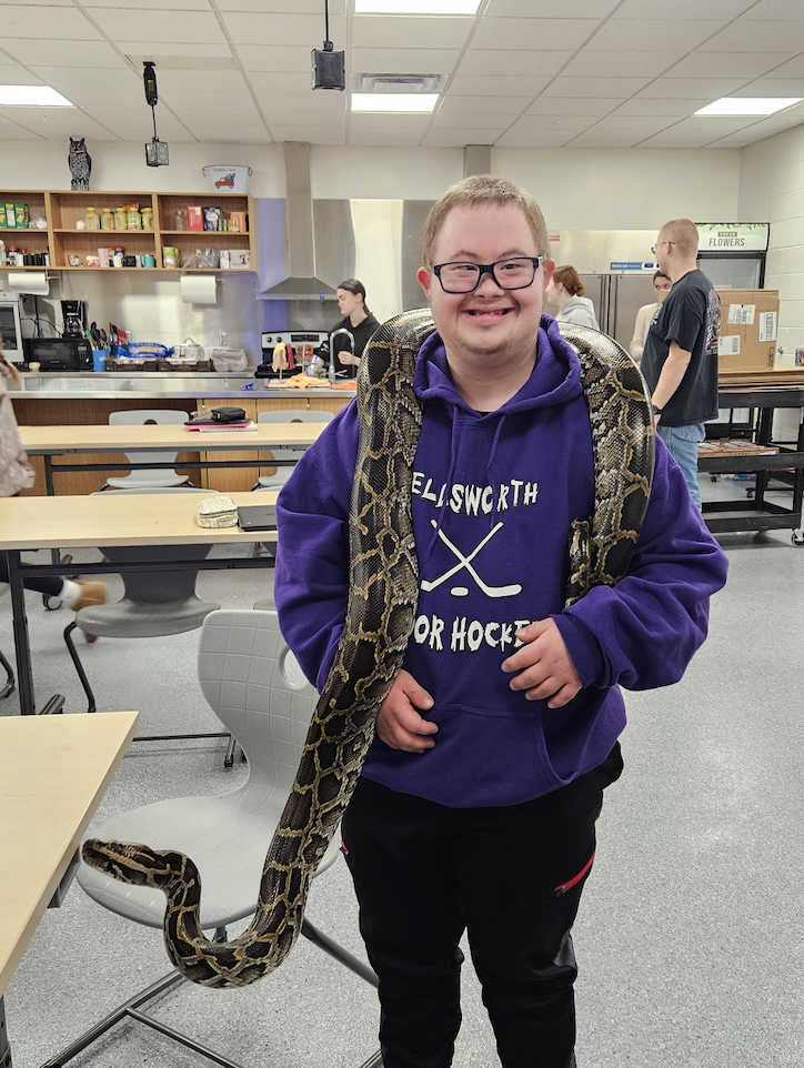 🐍🌿 Learning comes to life in Ag class!  Mrs. Christensen welcomed Jay from the MN Snake Discovery Center to speak with our students, and it was a hands-on learning experience they won’t forget!  He shared his expertise with several classes: • Wildlife, Forestry & Natural Resources – exploring where reptiles and snakes live in the wild • Animal Nutrition – understanding proper diets and what happens when animals don’t get what they need • Companion Animals – learning about popular reptiles and snakes as pets and how to care for them  Thank you to Jay for sharing your knowledge and giving our students a closer look at these fascinating animals! 💜🖤 #PantherPride