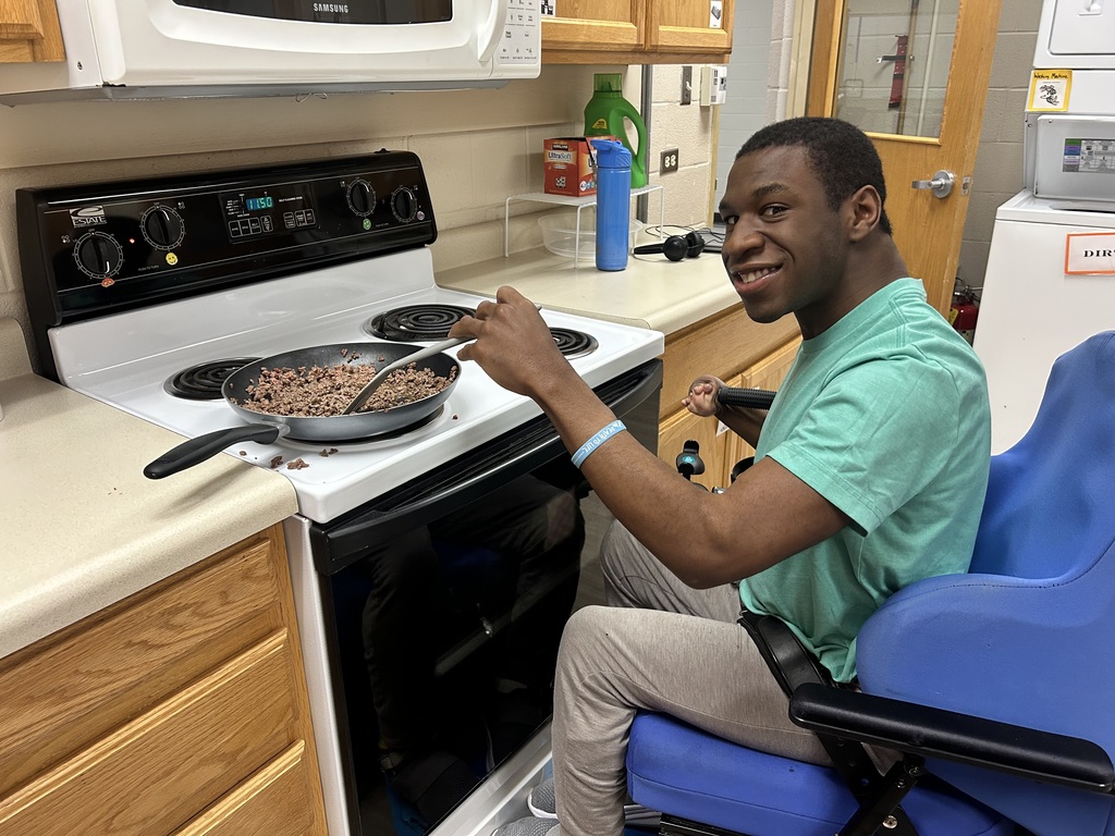 🧀🌮 A few weeks ago in LCCE at the high school, students kicked off a hands-on cooking unit—and it was a hit!  They started by planning out their recipe and building a shopping list, then took a trip to Nilssen’s to pick up everything they needed. After that, it was time to get cooking!  With help from Mrs. Bach-Whalen and Mrs. Allen, students made (and enjoyed!) their own nachos. A fun way to build real-life skills and try something new. 💜