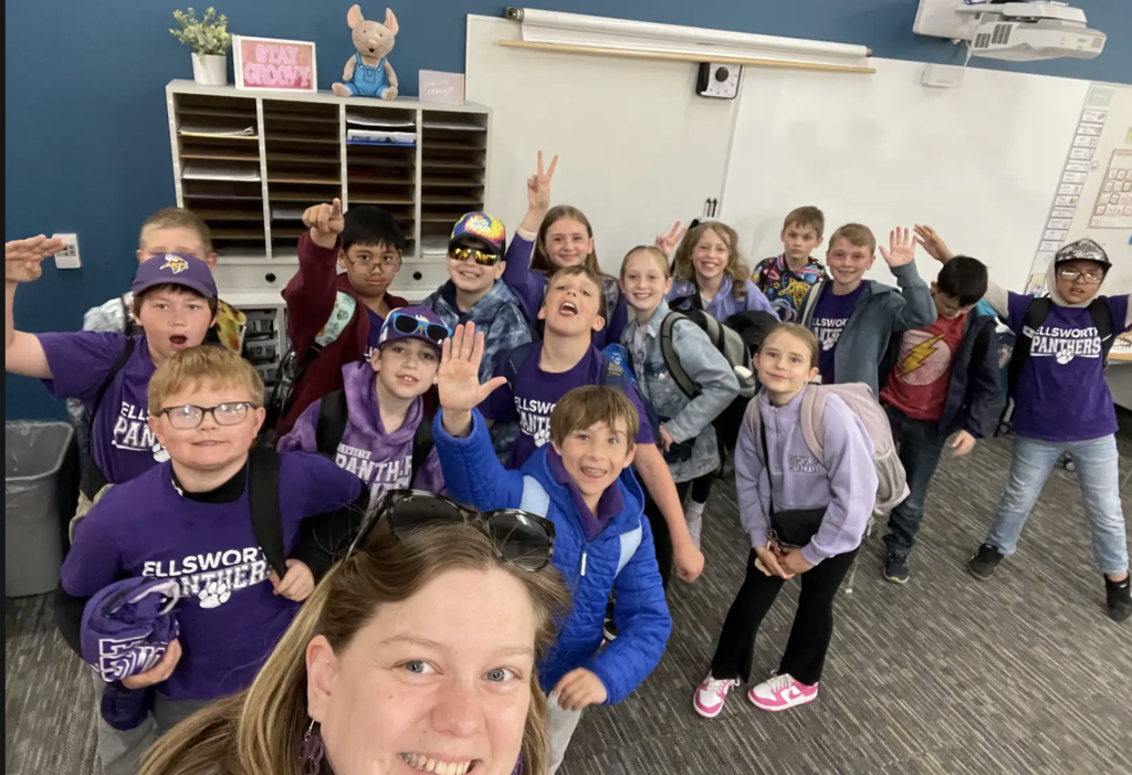 Our 4th grade students recently took an unforgettable field trip to Madison, Wisconsin! Students got a tour of the State Capitol building to learn more about our state government and Wisconsin's history! They also got to visit the Henry Vilas Zoo! This trip was a wonderful opportunity for students to represent the Ellsworth community while learning outside the classroom!  A special thank you to the EES Parents Club, the Ellsworth School Foundation, and the amazing chaperones & staff in creating lasting memories for our students! 💜