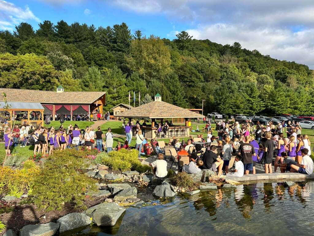 🏃💜 A First for EMS Cross Country! 💜🏃  EMS hosted its 1st Annual Tuscan 2 Miler Middle School XC Meet at Vino in the Valley, and what a fun night it was!  A very special thank you to Larry at Vino in the Valley for allowing us to host the meet on his beautiful property and for making our runners feel so special after their races. 💜  Judging by all the smiles, we think it’s safe to say this was a night our runners will remember for a long time! 🐾🏃‍♀️🏃‍♂️