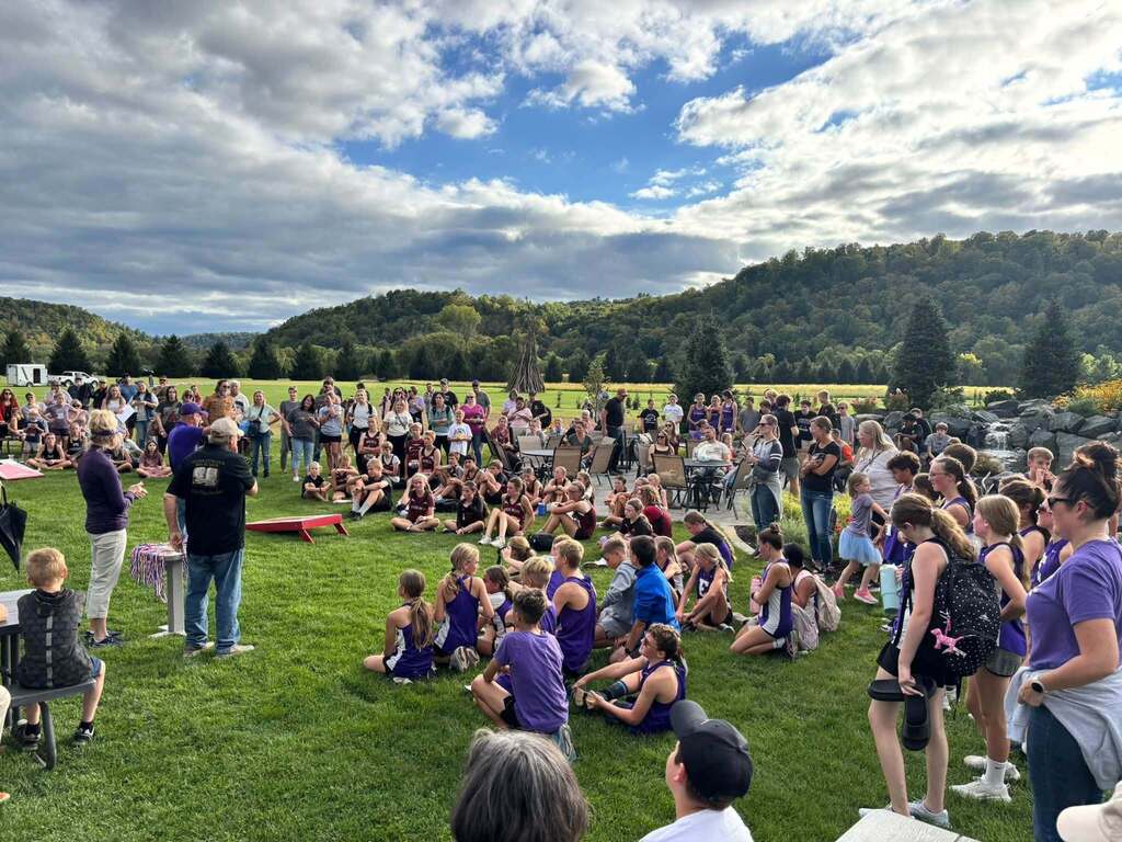 🏃💜 A First for EMS Cross Country! 💜🏃  EMS hosted its 1st Annual Tuscan 2 Miler Middle School XC Meet at Vino in the Valley, and what a fun night it was!  A very special thank you to Larry at Vino in the Valley for allowing us to host the meet on his beautiful property and for making our runners feel so special after their races. 💜  Judging by all the smiles, we think it’s safe to say this was a night our runners will remember for a long time! 🐾🏃‍♀️🏃‍♂️