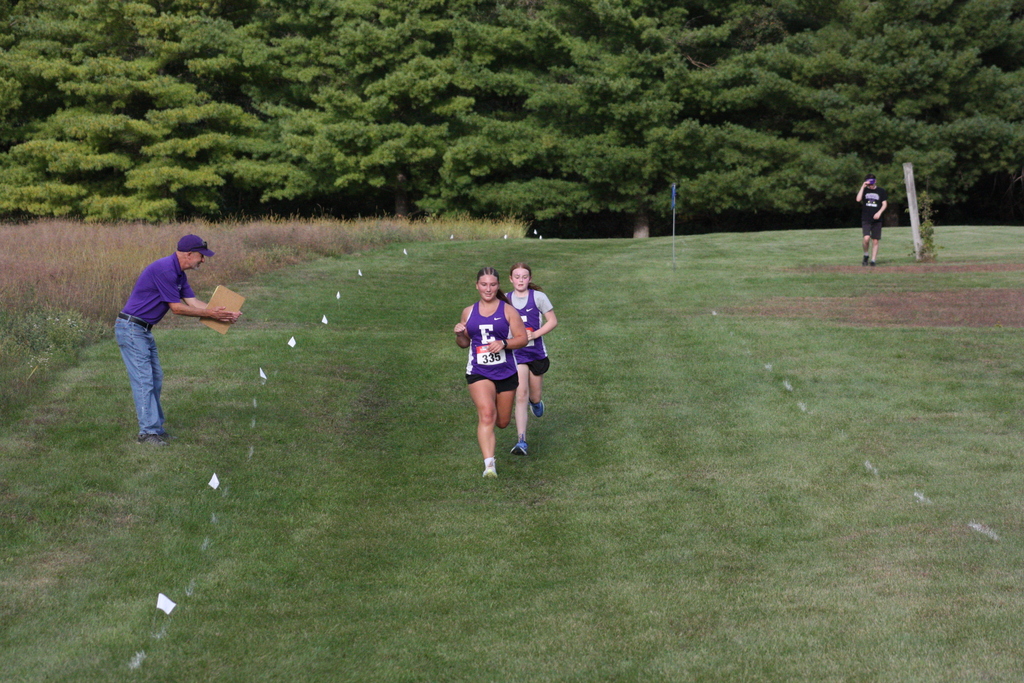 🏃💜 A First for EMS Cross Country! 💜🏃  EMS hosted its 1st Annual Tuscan 2 Miler Middle School XC Meet at Vino in the Valley, and what a fun night it was!  A very special thank you to Larry at Vino in the Valley for allowing us to host the meet on his beautiful property and for making our runners feel so special after their races. 💜  Judging by all the smiles, we think it’s safe to say this was a night our runners will remember for a long time! 🐾🏃‍♀️🏃‍♂️