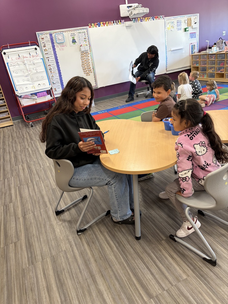 Mrs. Traynor’s Oral Communication students recently made a trip to EES to spend some time reading with our kindergarten students! We love seeing our older students connecting with our younger Panthers and sharing the joy of reading. What a fun experience for everyone involved! 📖🐾 Thank you to Mrs. Traynor and her students for making some special memories with our kindergarteners! 💜