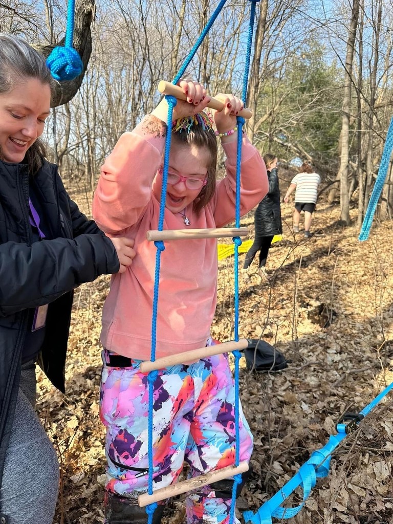 🌞Embracing the Winter Heatwave in Wisconsin! 🌲 The weather hit nearly 50 degrees in early February, so we seized the moment! The communication room tackled the ninja course in the school forest, soaking in the unexpected warmth and having a blast!  💜 🌞