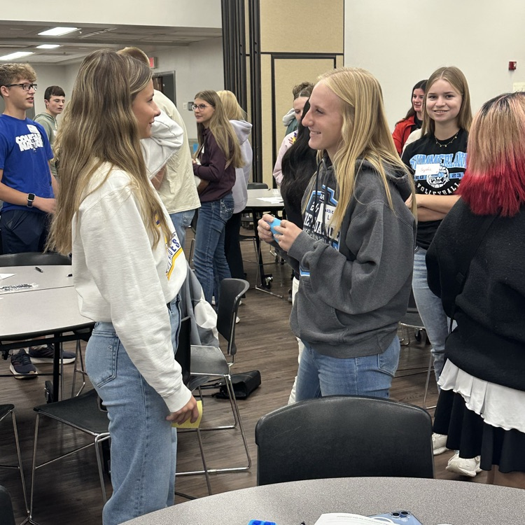 Ashlyn Hellriegel conversation with other student