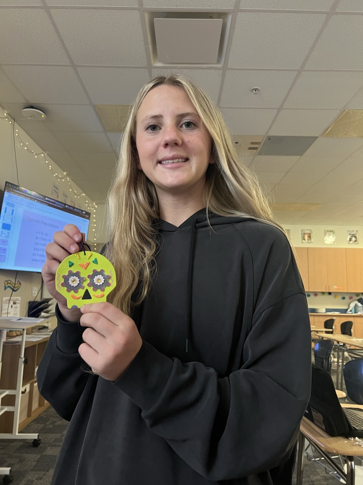 Making calaverita ornaments!