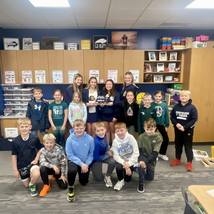 3rd grade with cheerleaders 