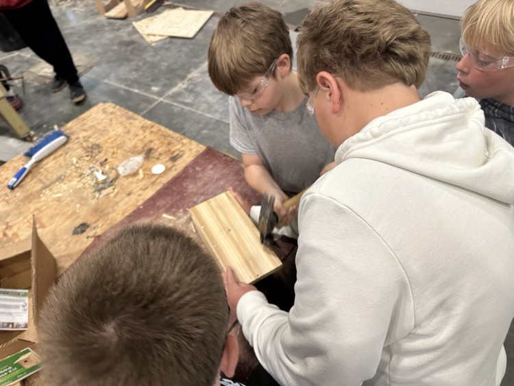 birdhouse assembly 