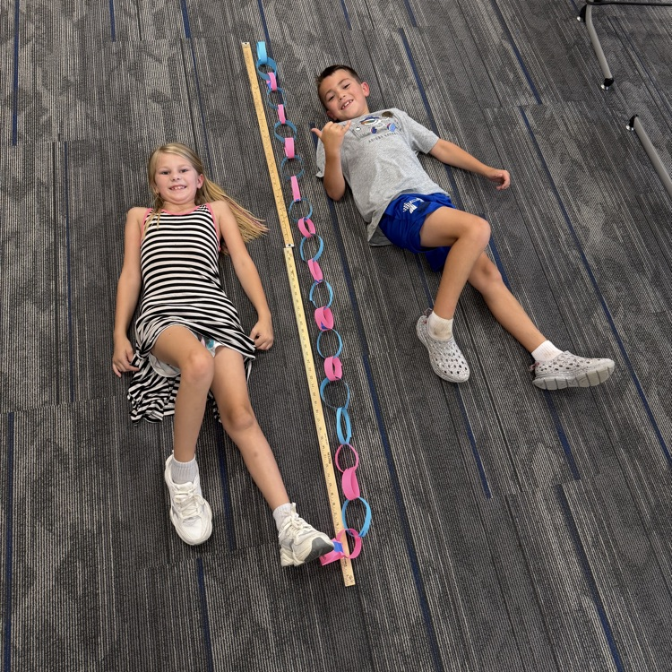 kids measuring 
