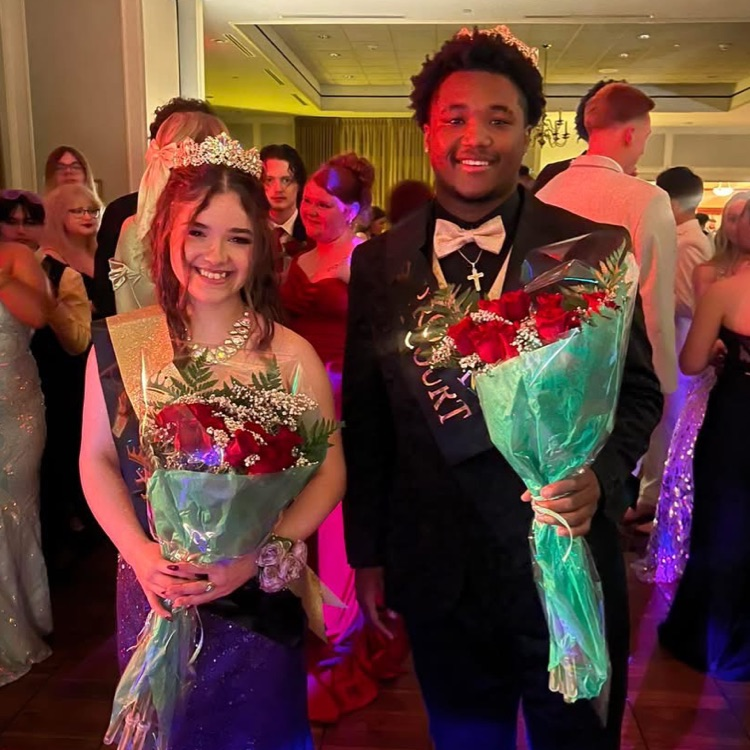 prom king and queen