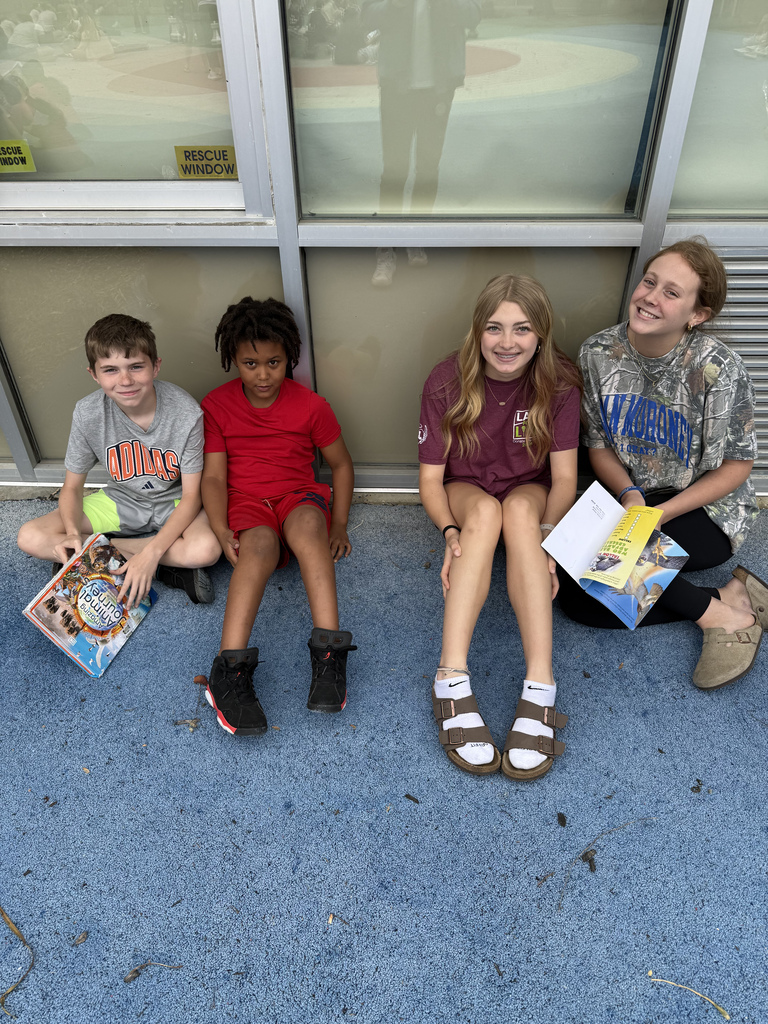 children reading together