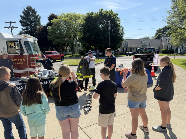 Broadway Elementary students were invited to join Broadway Academy Career Fair. this was a fantastic opportunity for our students!!! 