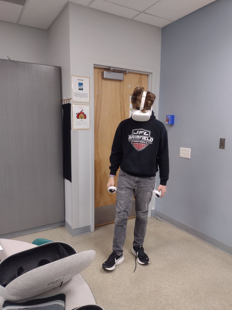 Sending a huge shoutout to April Suter from PERFECT for bringing Career Trek headsets to our 8th grade students! 