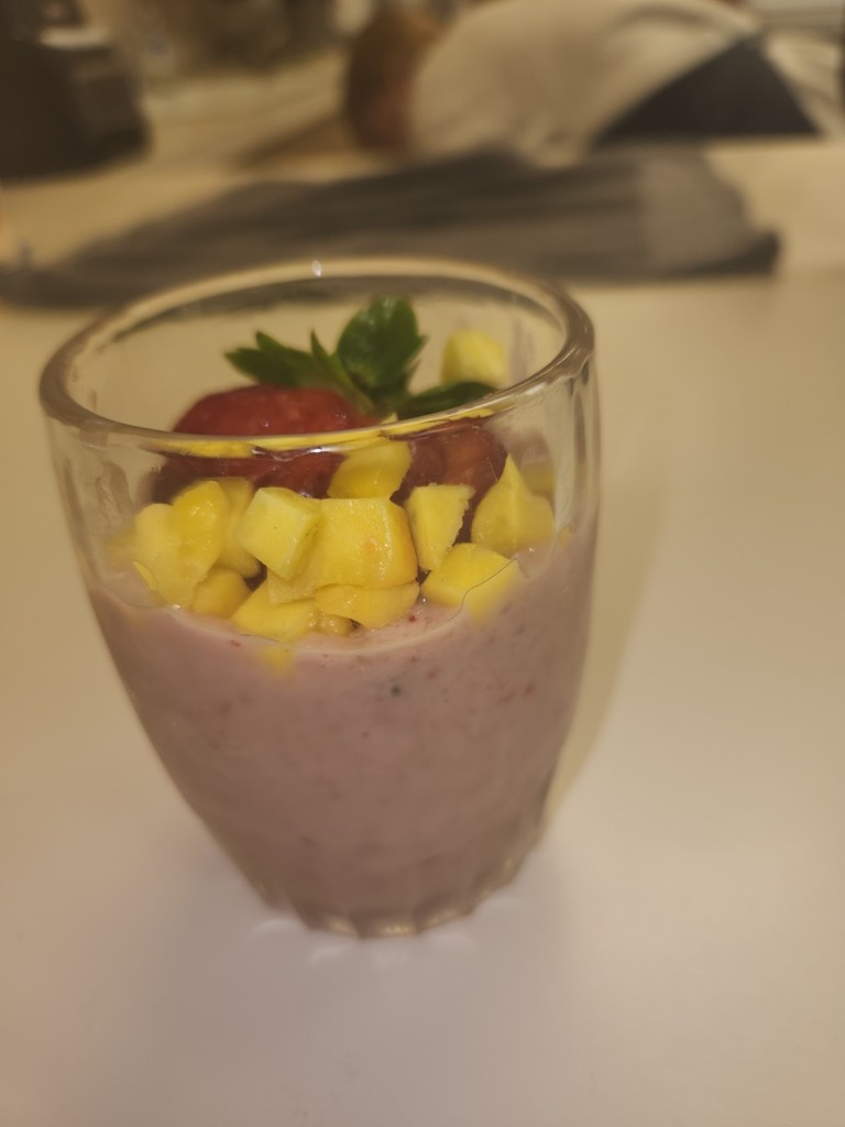 Banana, mango, flaxseed, greek yogurt