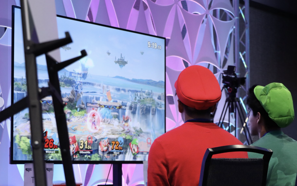 A few players did some cosplay and dressed up as characters that they played in the game.