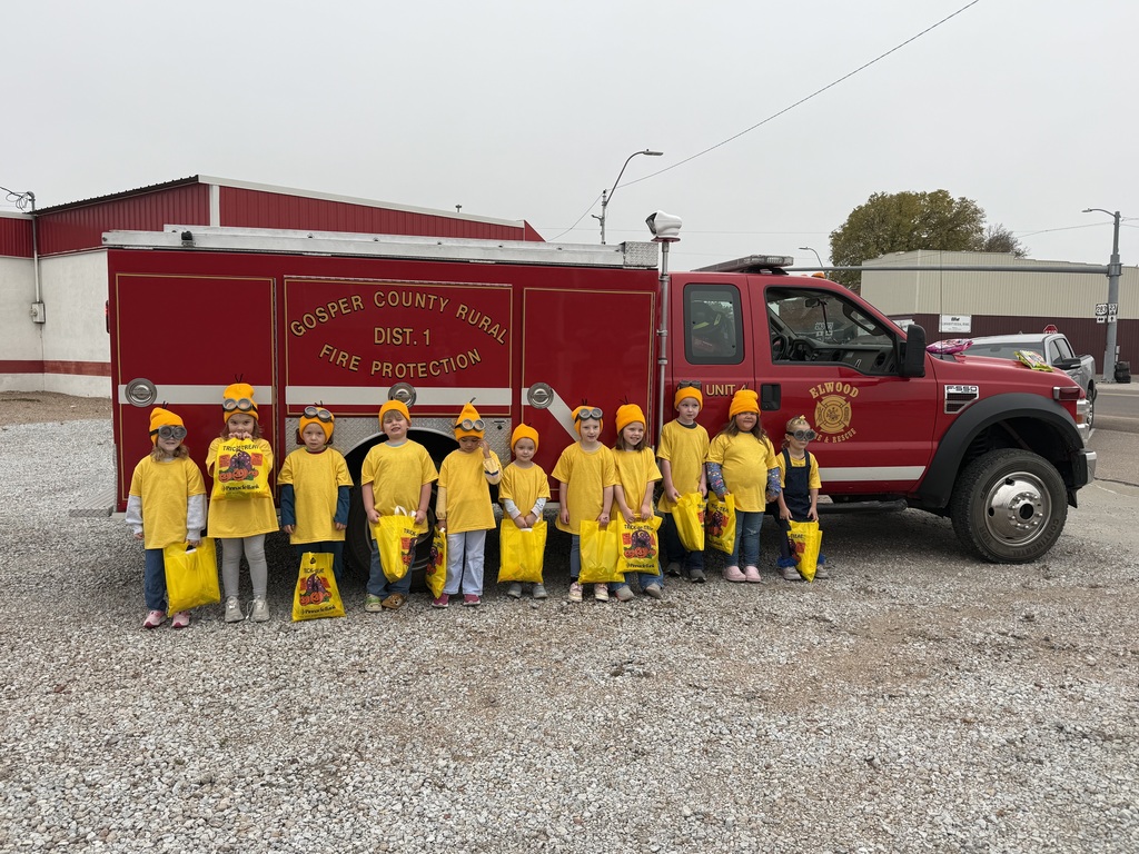 Preschoolers in front of the fire truck