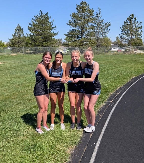 girls 4x800