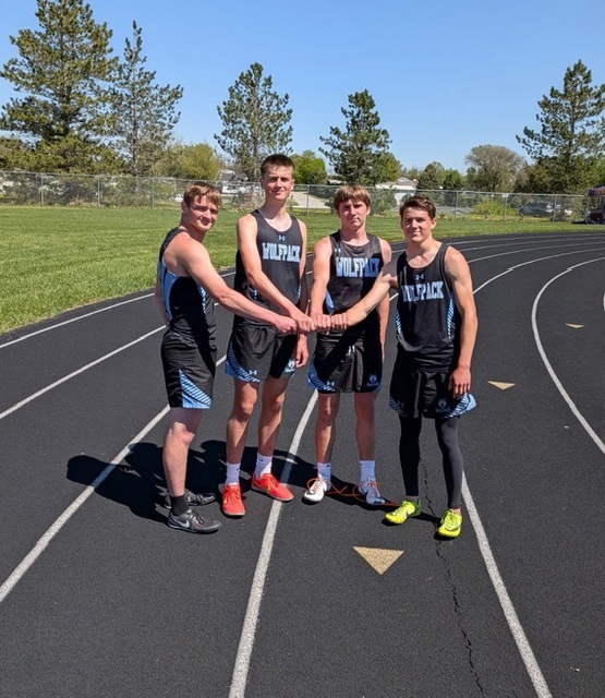 boys 4x800