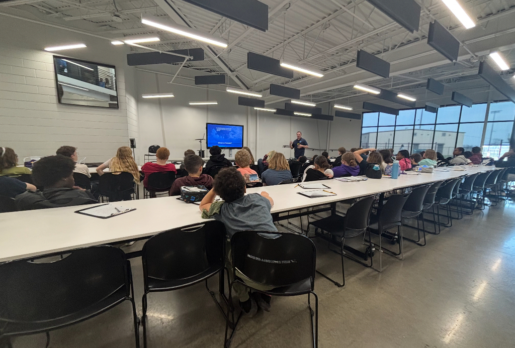 KARK Meteorologist Pat Walker Visits EES 6th Grade Students