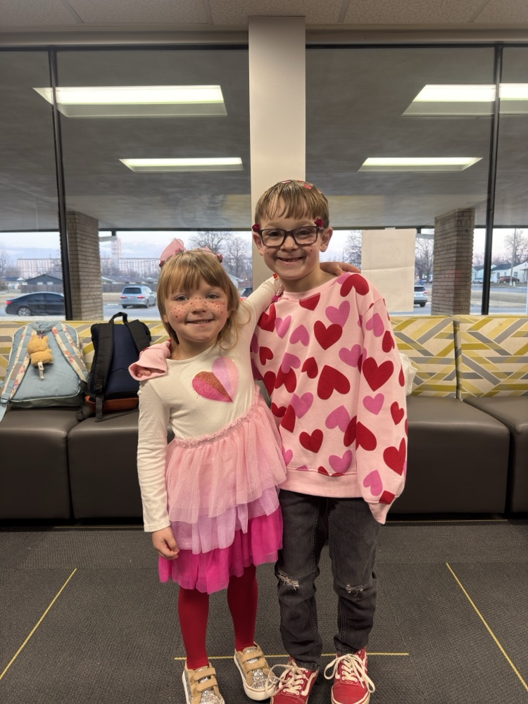 paisley and Hagen dressed in pink
