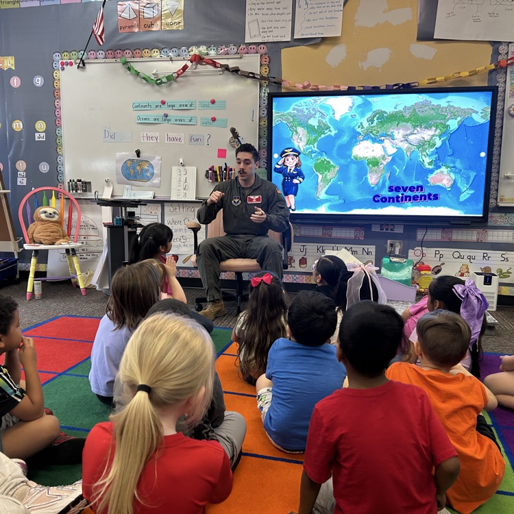 Thank you to Pilot Alex for telling our kinder Lions more about math and aerospace!💛🦁💙