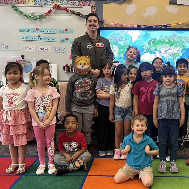 Thank you to Pilot Alex for telling our kinder Lions more about math and aerospace!💛🦁💙