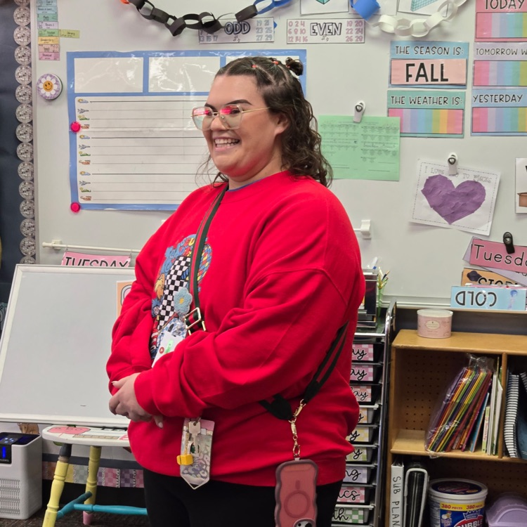 Congrats to Miss Cordova for being the KH Financial Teacher of the Month. She received a donation for her classroom.💛🦁💙