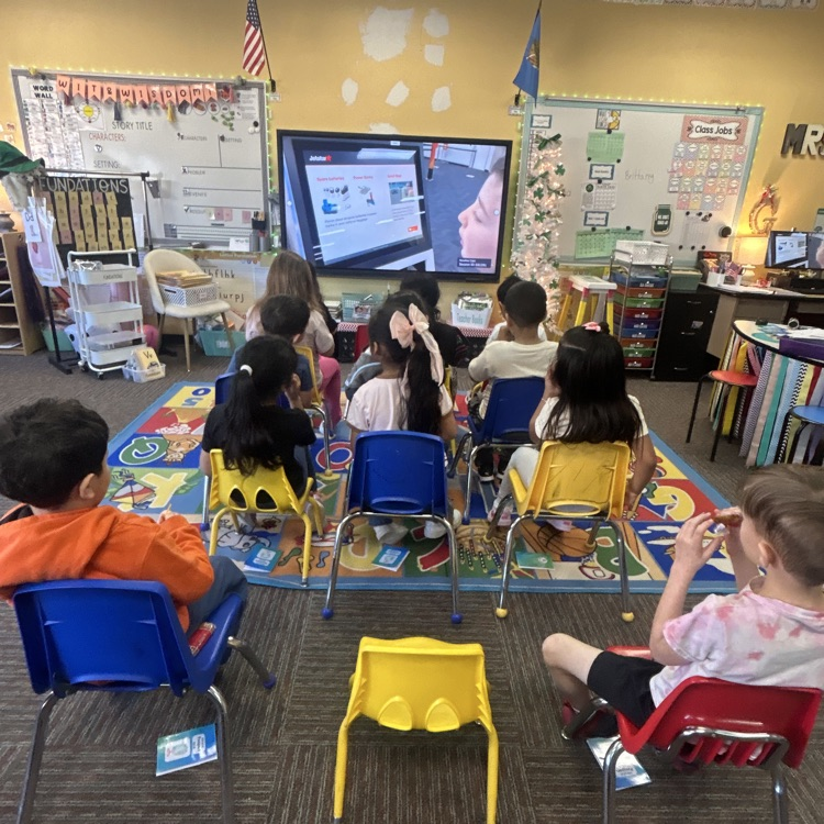 Kinder Lions "fly" across the world with Wit and Wisdom.💛🦁💙