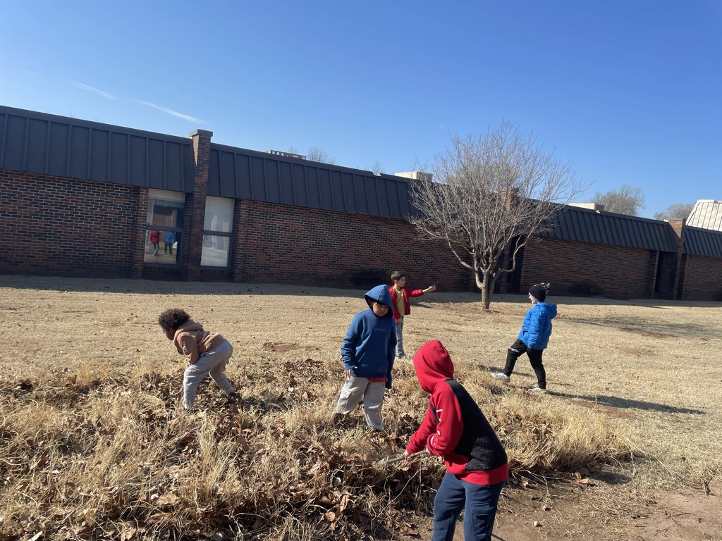 Mrs. Days 2nd grade getting ready for Spring planting