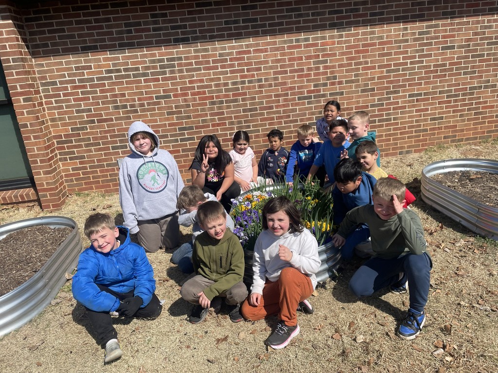 Mrs. Days 2nd grade getting ready for Spring planting