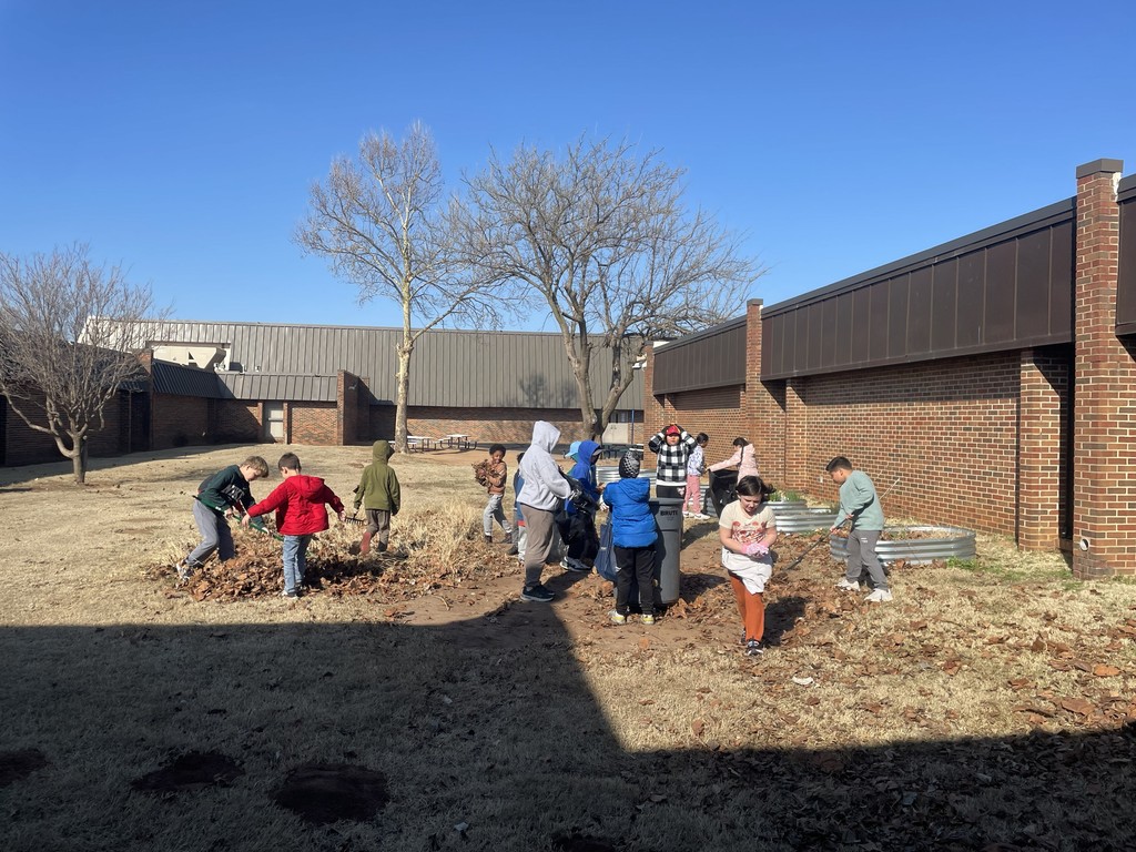 Mrs. Days 2nd grade getting ready for Spring planting