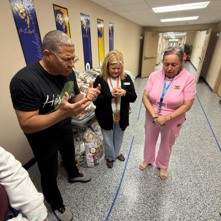 Thank you to Iglesia Pentecostal La Peña De Horeb for adopting Monroe! We appreciate this group filling a need.