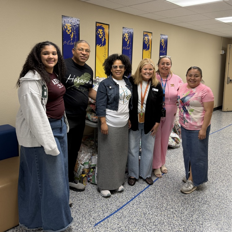 Thank you to Iglesia Pentecostal La Peña De Horeb for adopting Monroe! We appreciate this group filling a need.