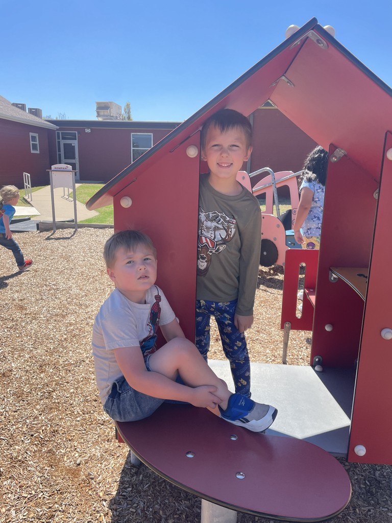 Mrs. Layne’s Pre-K and Ms. 2nd graders enjoying the weather 