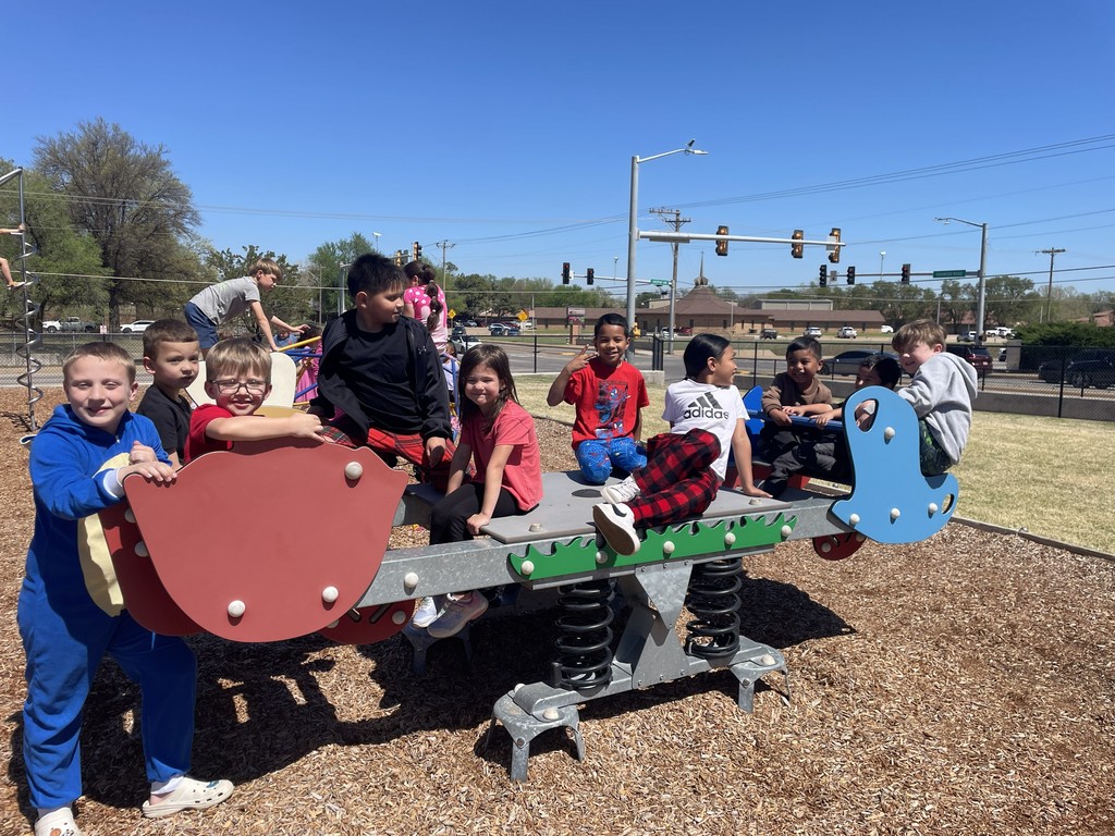 Mrs. Layne’s Pre-K and Ms. 2nd graders enjoying the weather 