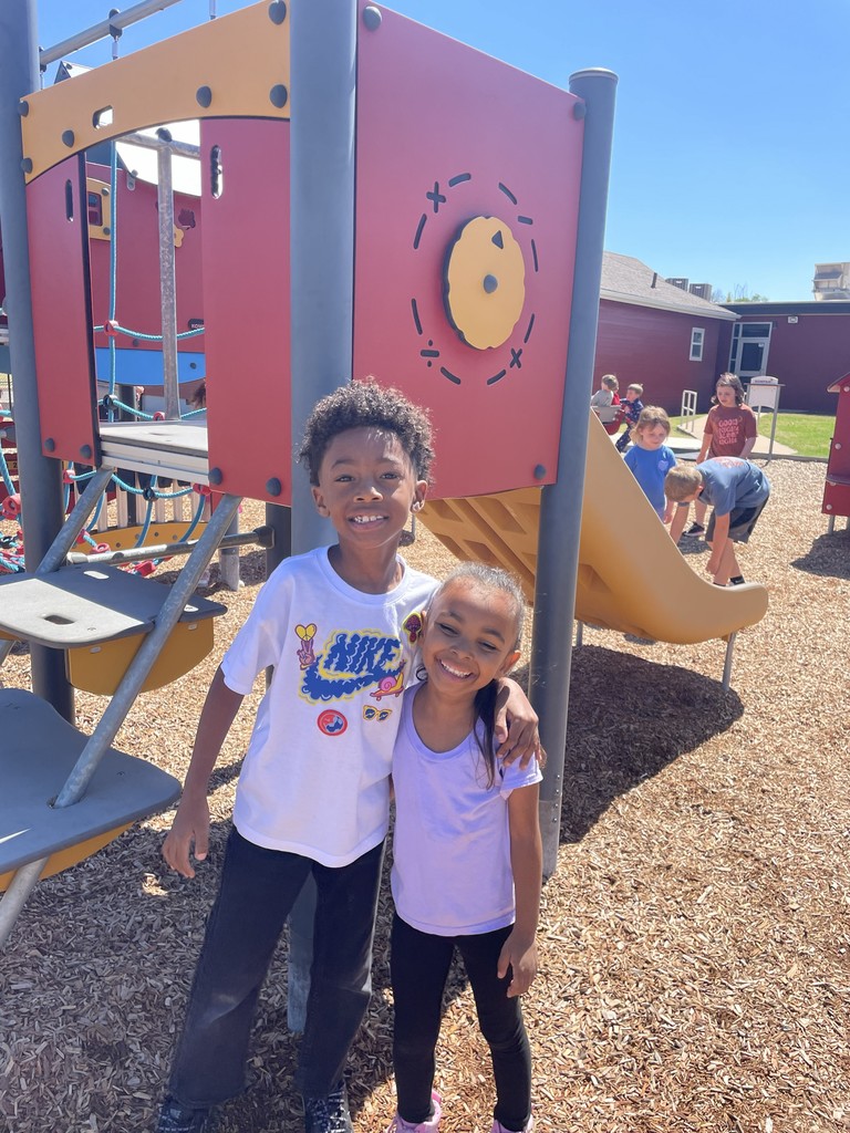 Mrs. Layne’s Pre-K and Ms. 2nd graders enjoying the weather 