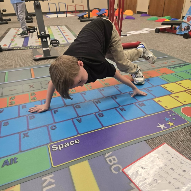 Firsties take a break in our Active-Based Learning Lab.💛🦁💙