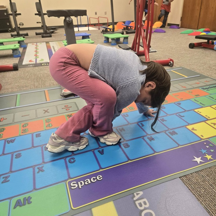 Firsties take a break in our Active-Based Learning Lab.💛🦁💙