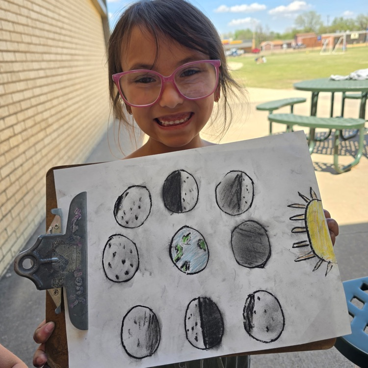 Firsties study the phases of the moon.💛🦁💙