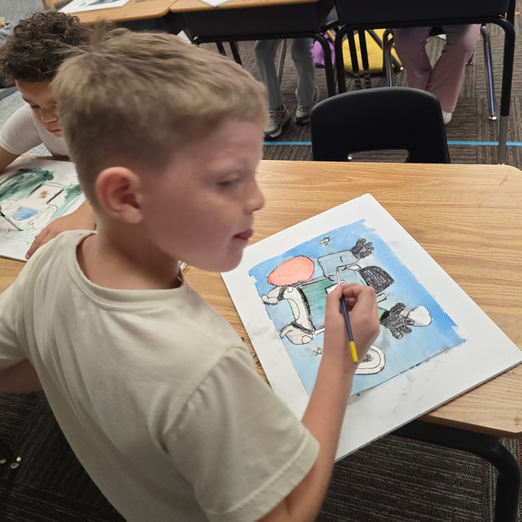 First grade Lions prepare for this year's district art show.💛🦁💙