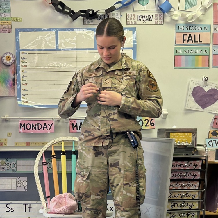 Lucie Bednar, Vance AFB air traffic controller, gave our Kinder Mini-Lions BIG IDEAS about flight and math.💛🦁💙