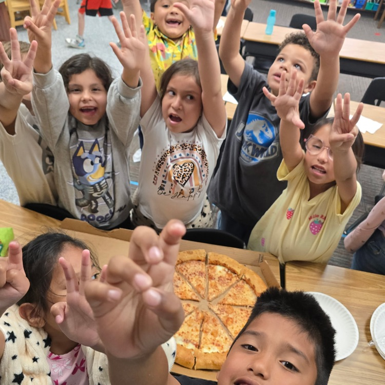 Firsties practice equal parts!💛🦁💙