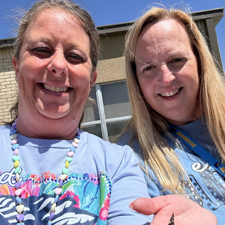 First and second grade Lions release their butterflies after learning about the butterfly life cycle.💙🦁💛