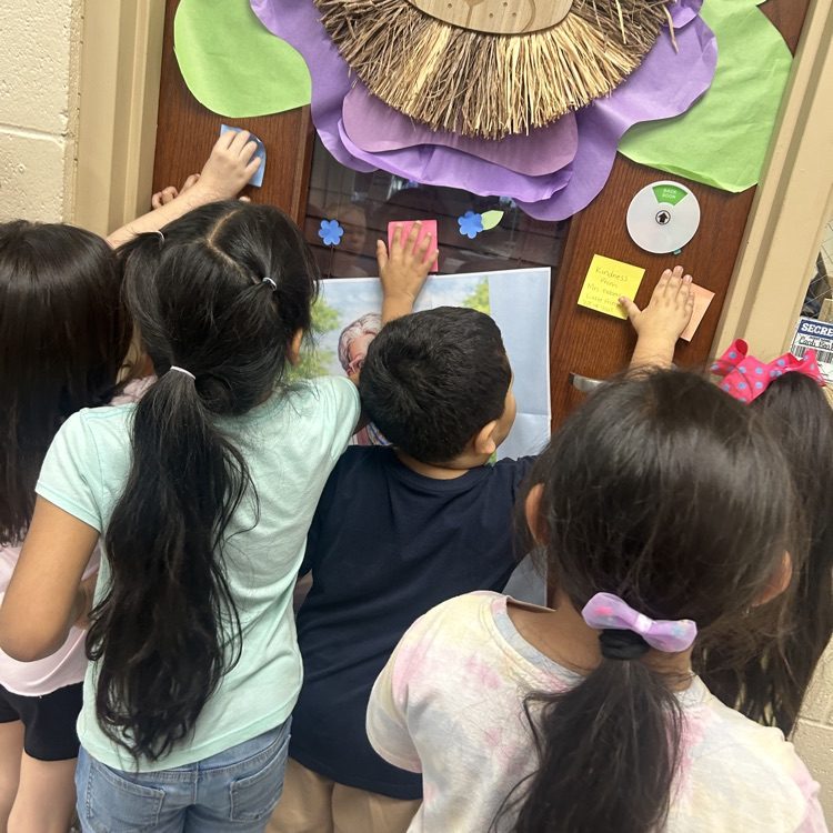 Kinder Lions ABC Countdown continues! "I" is for ice pop. "K" is for kindness.💛🦁💙