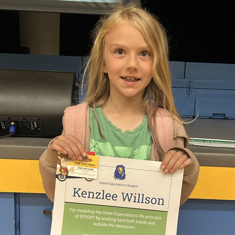 GE Showcase...honoring students and staff who have displayed the following Life Principles-attitude, perseverance, integrity, kindness, and responsibility. 💙🦁💛