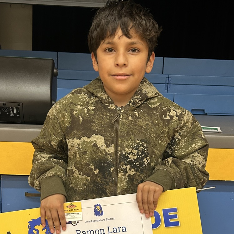 GE Showcase...honoring students and staff who have displayed the following Life Principles-attitude, perseverance, integrity, kindness, and responsibility. 💙🦁💛