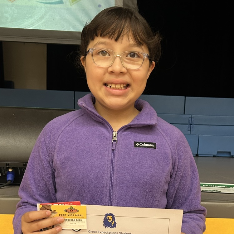 GE Showcase...honoring students and staff who have displayed the following Life Principles-attitude, perseverance, integrity, kindness, and responsibility. 💙🦁💛
