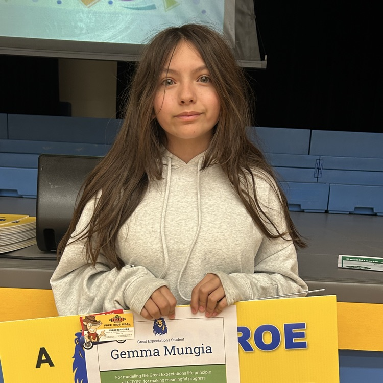 GE Showcase...honoring students and staff who have displayed the following Life Principles-attitude, perseverance, integrity, kindness, and responsibility. 💙🦁💛